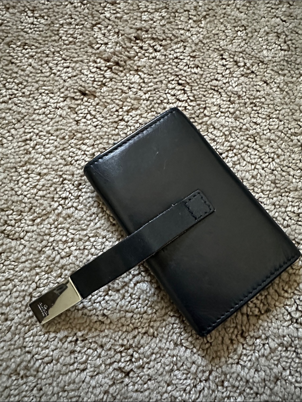 Gucci Black Leather Card/ Key Holder with Silver -Tone Logo Bar - Picture 3 of 3